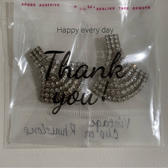 Vintage clear rhinestone articulated dangle clip on earrings - Picture 8 of 8